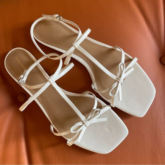Reformation Shoes - Reformation Maya White Patent Leather Bow Detail Strappy Flat Sandal 8.5